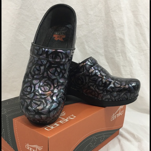 dansko night rose